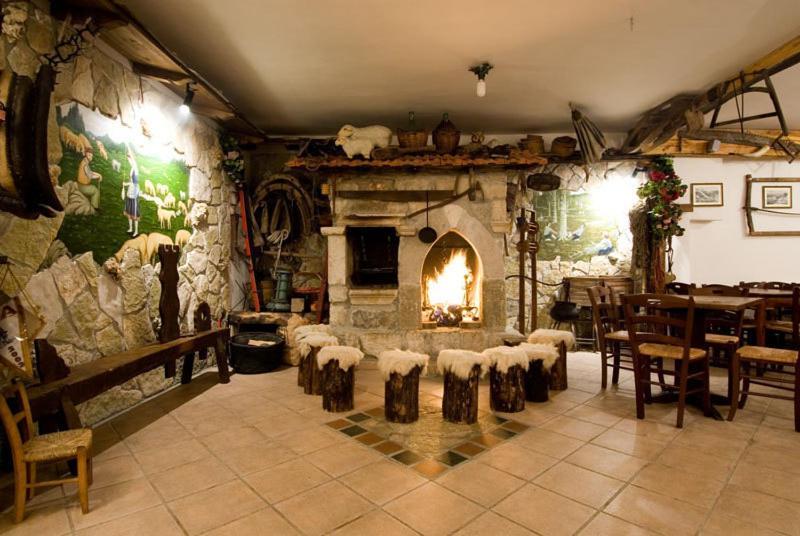 LH Albergo Il Paradiso Pescasseroli Esterno foto