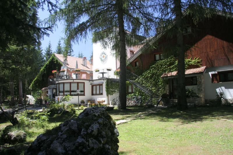 LH Albergo Il Paradiso Pescasseroli Esterno foto
