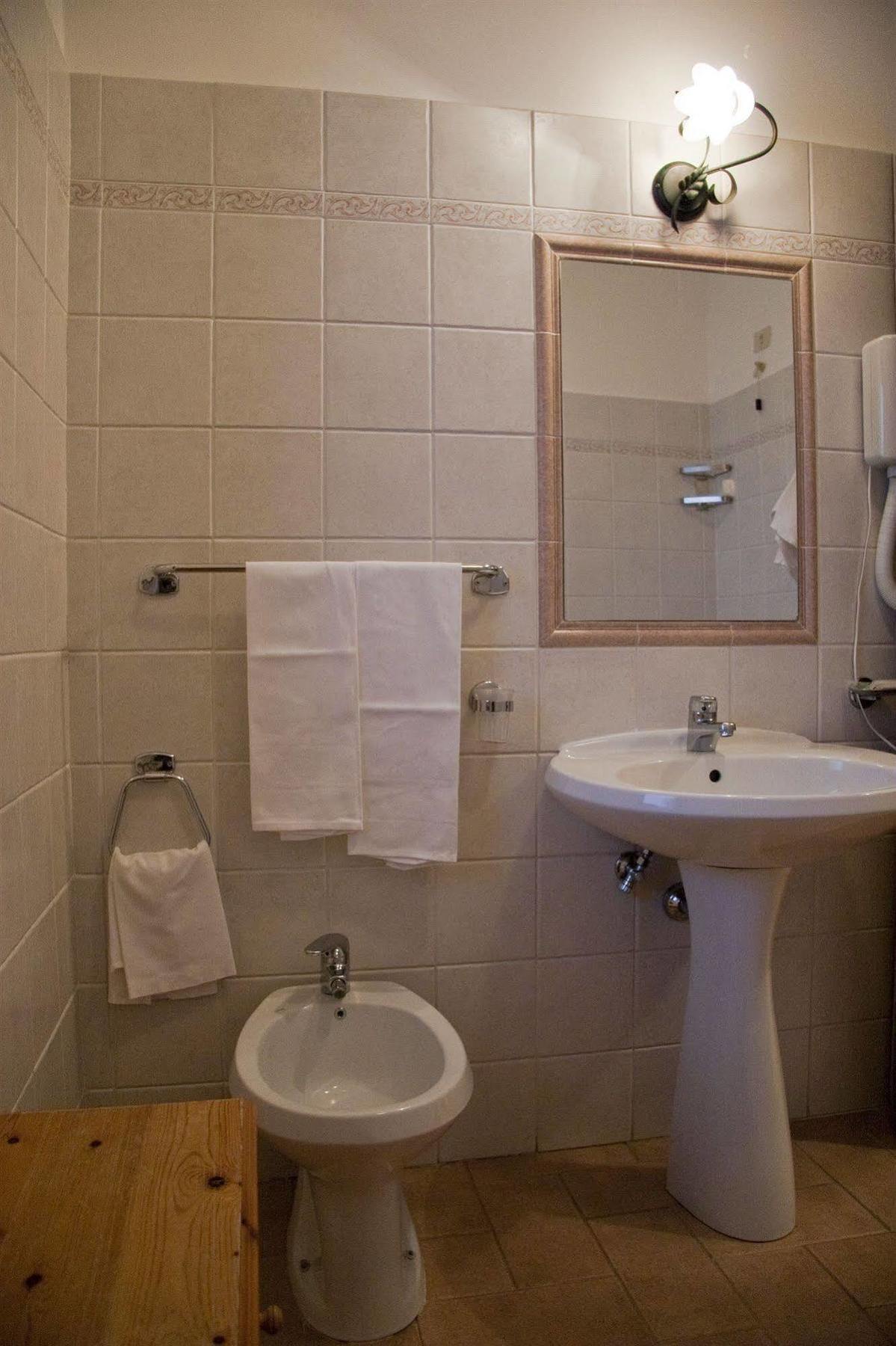 LH Albergo Il Paradiso Pescasseroli Esterno foto