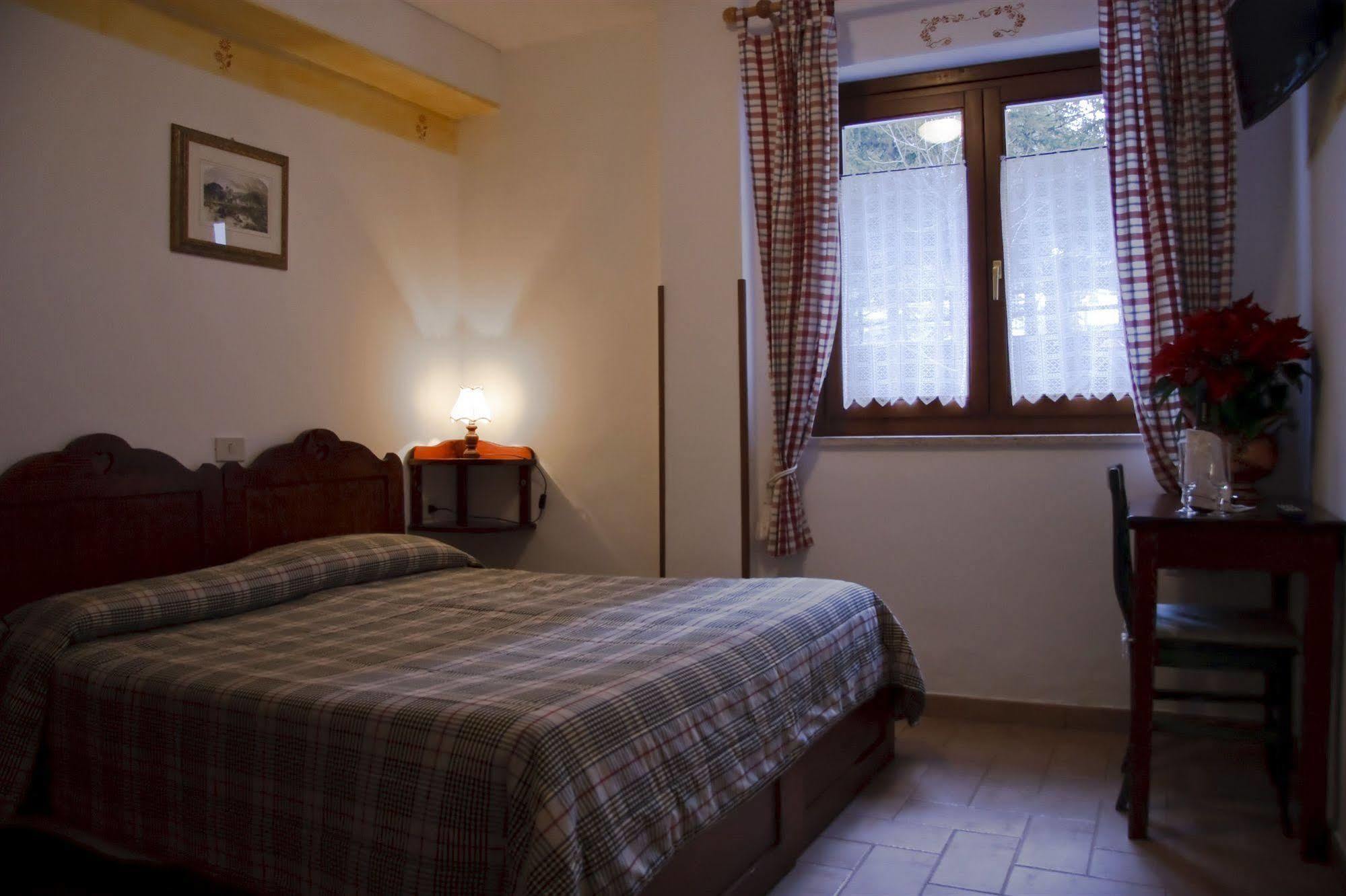 LH Albergo Il Paradiso Pescasseroli Esterno foto